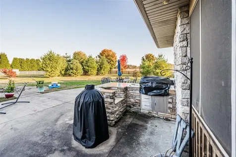 1000 Edgewater Lane Bowling Green KY 42104