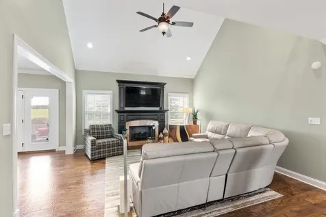 392 Roseberry Circle Bowling Green KY 42104