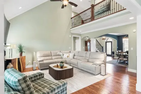 392 Roseberry Circle Bowling Green KY 42104