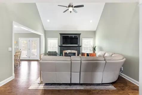 392 Roseberry Circle Bowling Green KY 42104