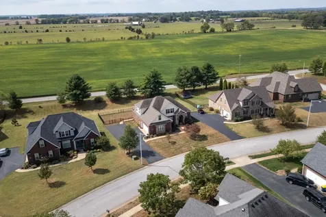 392 Roseberry Circle Bowling Green KY 42104