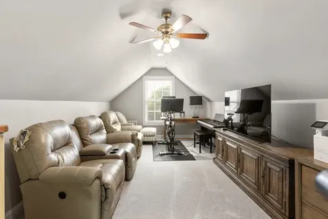 392 Roseberry Circle Bowling Green KY 42104
