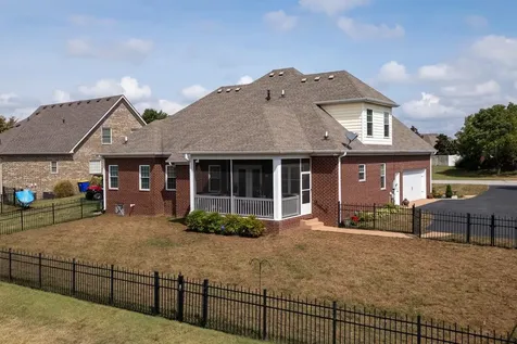 392 Roseberry Circle Bowling Green KY 42104