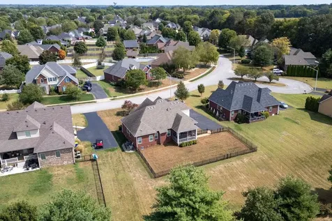 392 Roseberry Circle Bowling Green KY 42104
