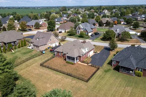 392 Roseberry Circle Bowling Green KY 42104
