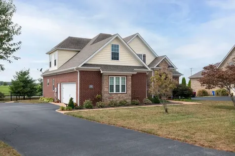 392 Roseberry Circle Bowling Green KY 42104