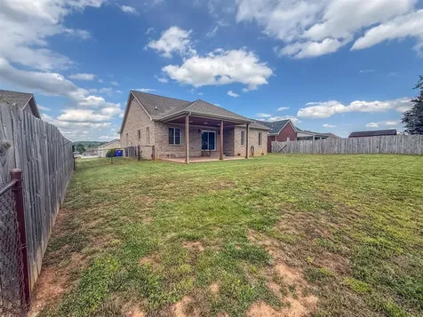 2861 Gunsmoke Trail Way Bowling Green KY 42101