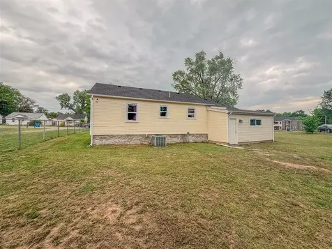 1467 N Sunrise Drive Bowling Green KY 42101