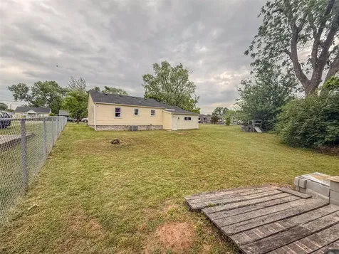 1467 N Sunrise Drive Bowling Green KY 42101