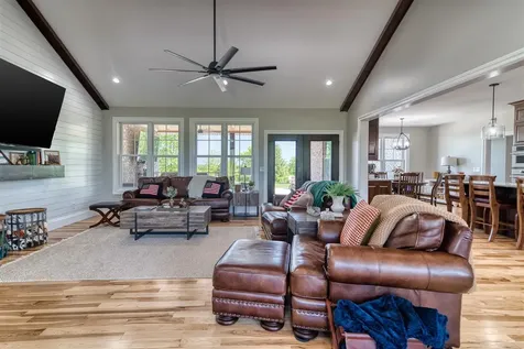 2257 Montgomery Road Auburn KY 42206
