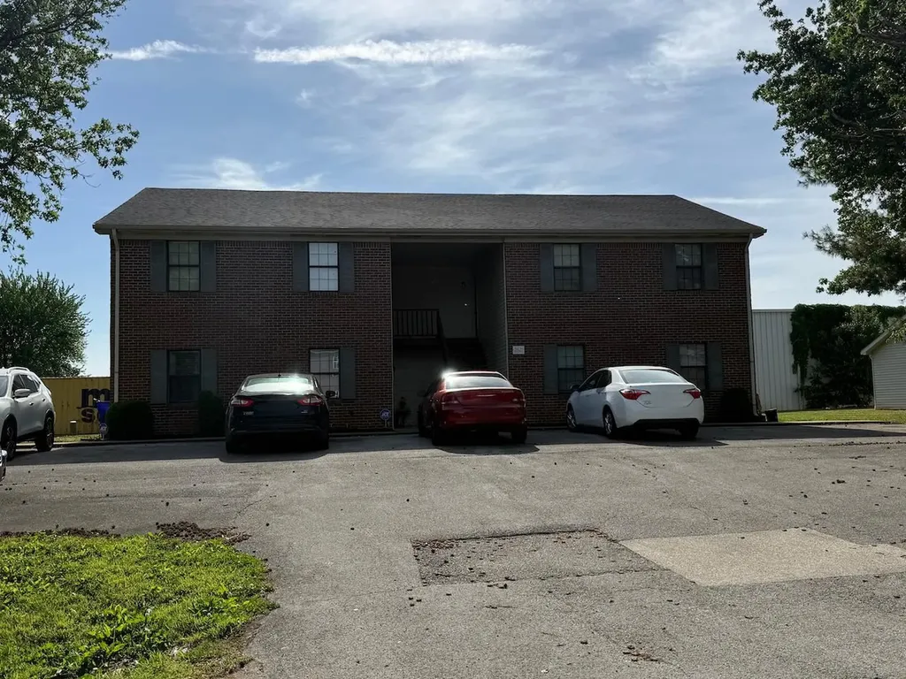 2600, 2601 Avalon Court Bowling Green KY 42103
