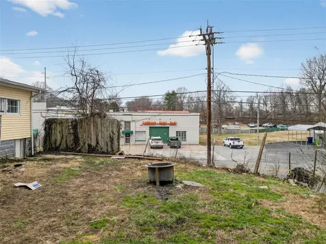 118 W 2nd Avenue Central City KY 42330