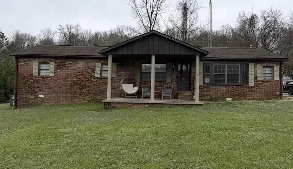 335 N 8th Street Central City KY 42330