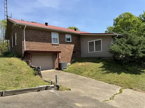 1727 Morgantown Road Brownsville KY 42210