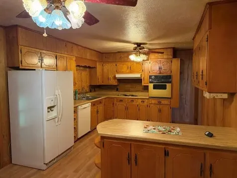 1727 Morgantown Road Brownsville KY 42210