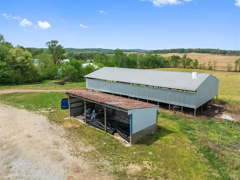 7540 W Ky-136 Calhoun KY 42327