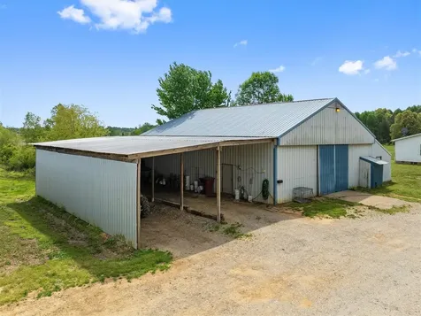 7540 W Ky-136 Calhoun KY 42327
