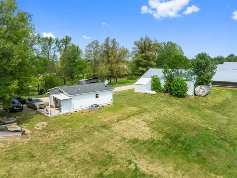 7540 W Ky-136 Calhoun KY 42327