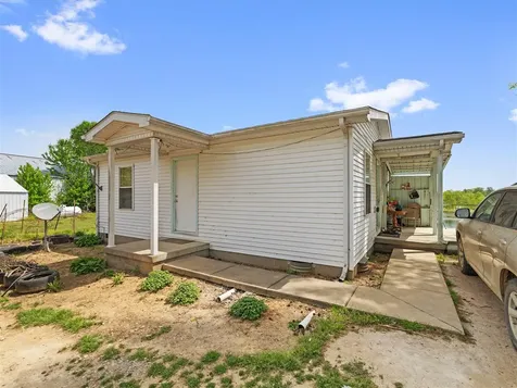 7540 W Ky-136 Calhoun KY 42327
