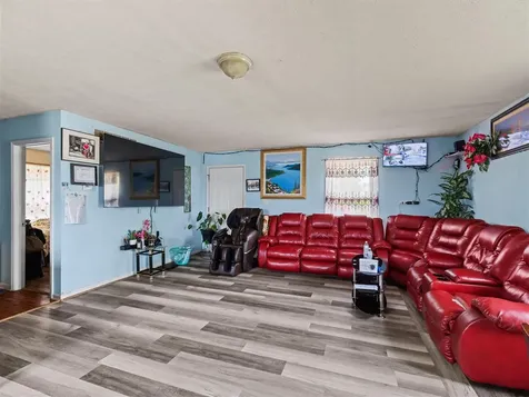 7540 W Ky-136 Calhoun KY 42327