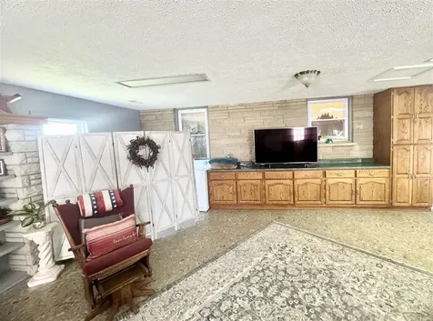 6236 State Route 176 Drakesboro KY 42337