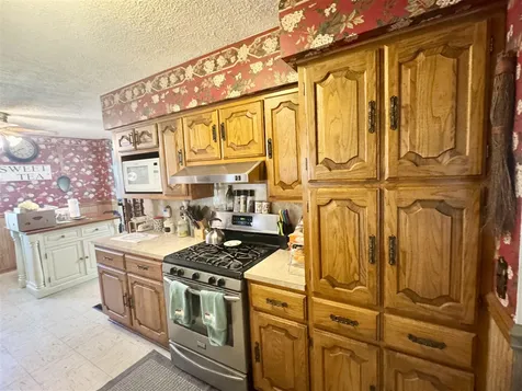 6236 State Route 176 Drakesboro KY 42337