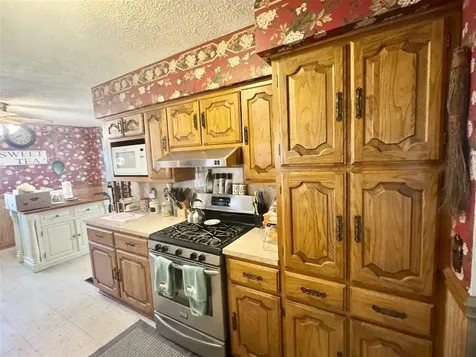 6236 State Route 176 Drakesboro KY 42337