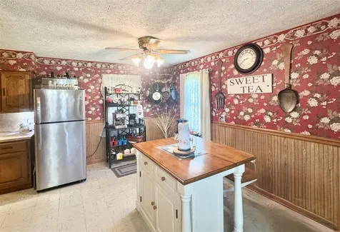 6236 State Route 176 Drakesboro KY 42337