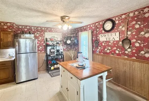 6236 State Route 176 Drakesboro KY 42337