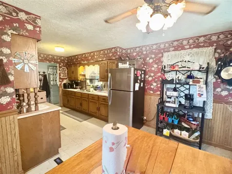 6236 State Route 176 Drakesboro KY 42337