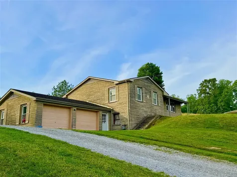 6236 State Route 176 Drakesboro KY 42337