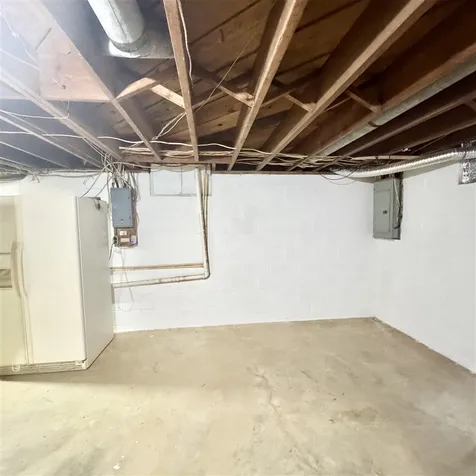 6236 State Route 176 Drakesboro KY 42337