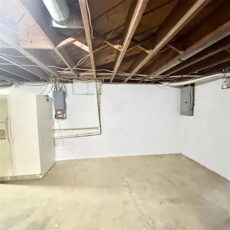 6236 State Route 176 Drakesboro KY 42337