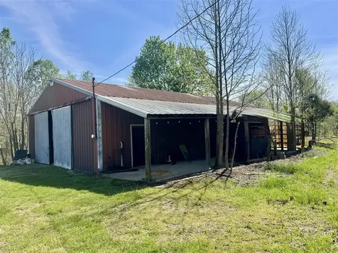 6236 State Route 176 Drakesboro KY 42337