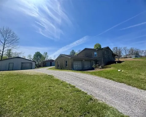 6236 State Route 176 Drakesboro KY 42337