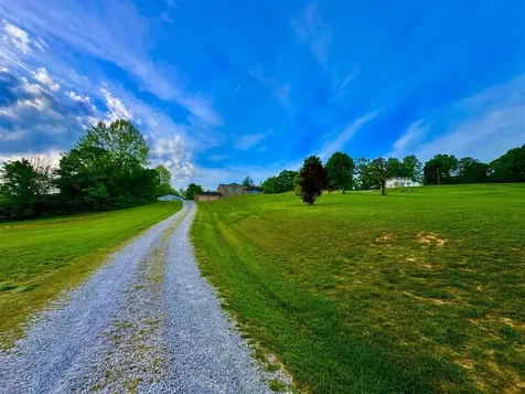 6236 State Route 176 Drakesboro KY 42337