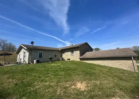 6236 State Route 176 Drakesboro KY 42337
