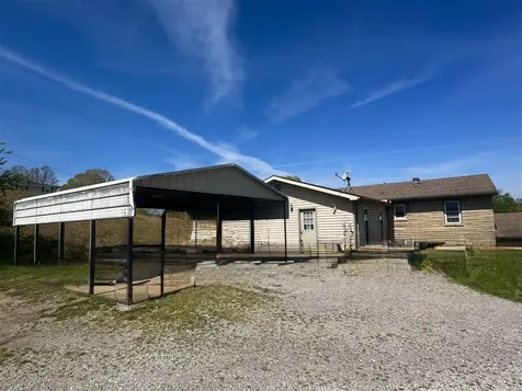 6236 State Route 176 Drakesboro KY 42337