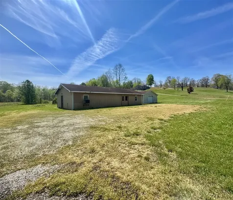 6236 State Route 176 Drakesboro KY 42337