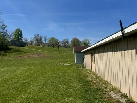 6236 State Route 176 Drakesboro KY 42337