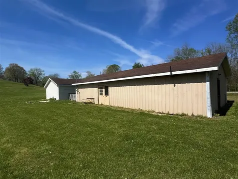 6236 State Route 176 Drakesboro KY 42337