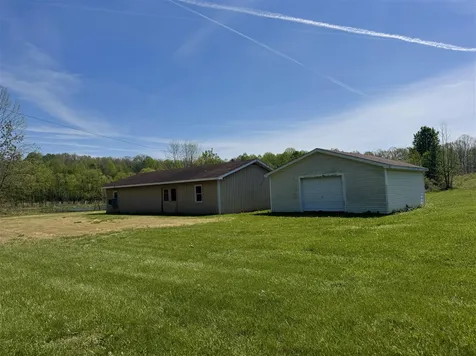 6236 State Route 176 Drakesboro KY 42337