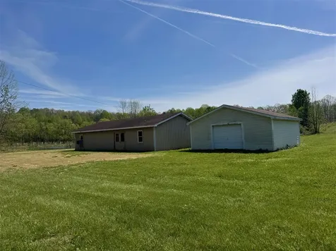 6236 State Route 176 Drakesboro KY 42337