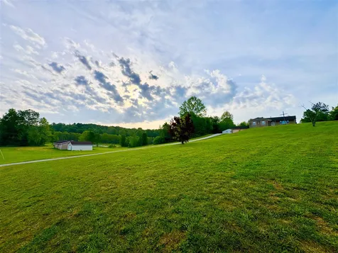 6236 State Route 176 Drakesboro KY 42337