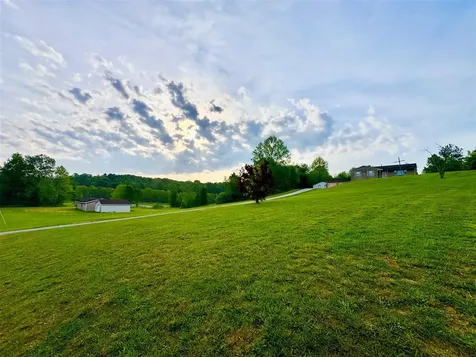 6236 State Route 176 Drakesboro KY 42337