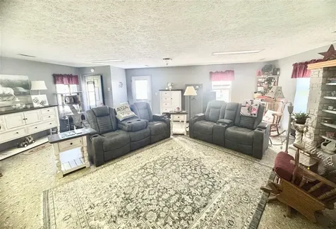 6236 State Route 176 Drakesboro KY 42337