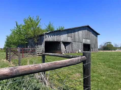3230 Rex Road Hardyville KY 42746