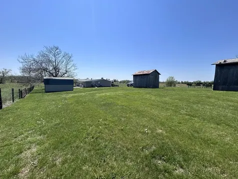 3230 Rex Road Hardyville KY 42746
