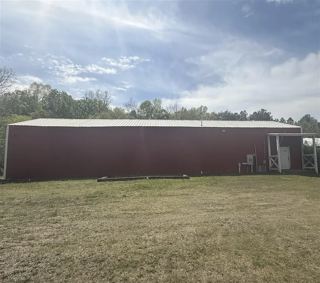 7111 S Highway 431 Belton KY 42324