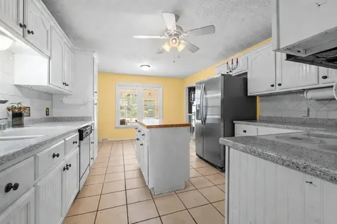 518 Drakesborough Drive Bowling Green KY 42103